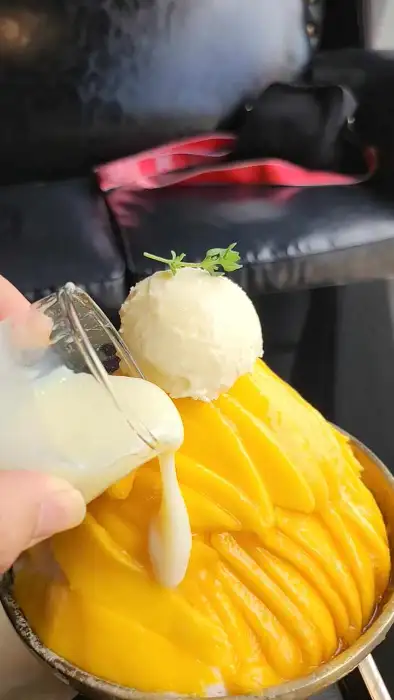 블랙문 망고빙수