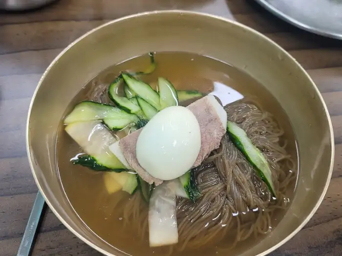 물냉면 한 그릇
