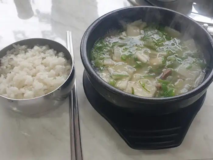 소고기무국과 밥