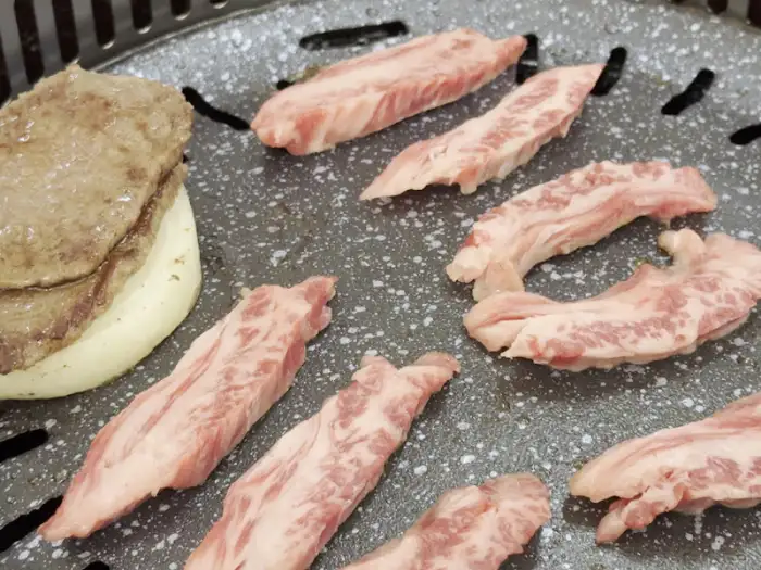 푸짐하게 나온 한우암소모듬