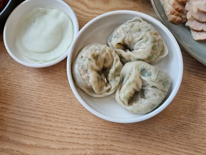 김치와 함께 먹는 수육