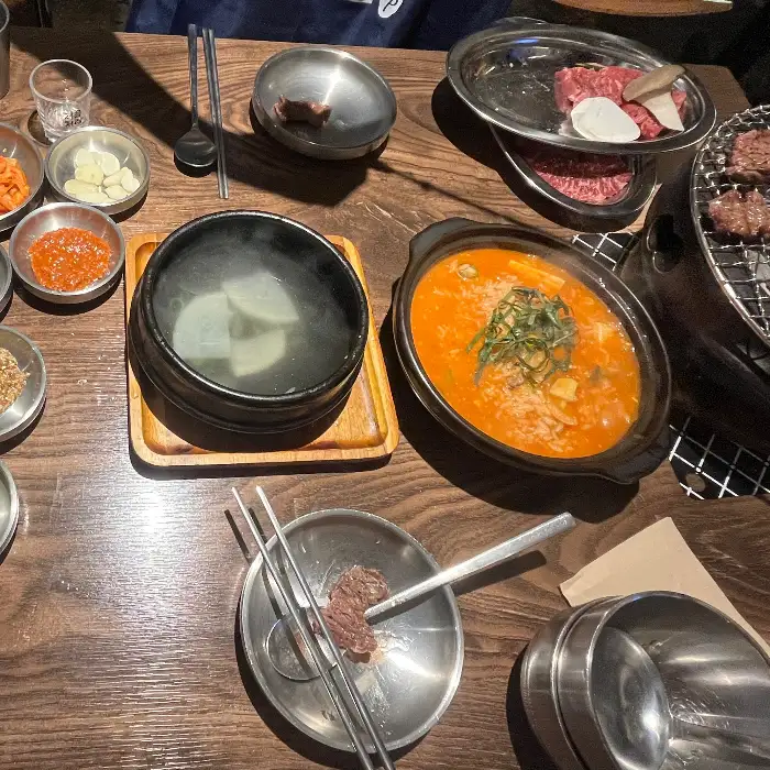 따뜻한 소고기뭇국과 된장술밥