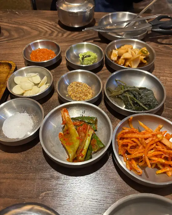 다양한 밑반찬들