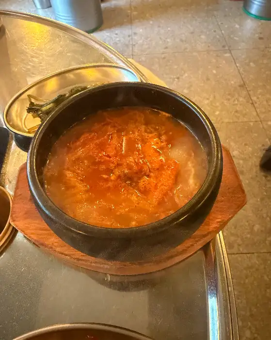 뜨끈하고 푸짐한 김치찌개