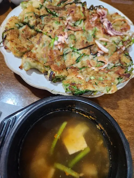 해물파전과 된장찌개