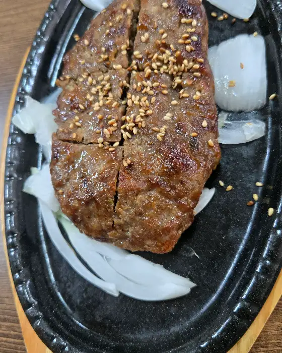 부드럽고 육즙 가득한 떡갈비