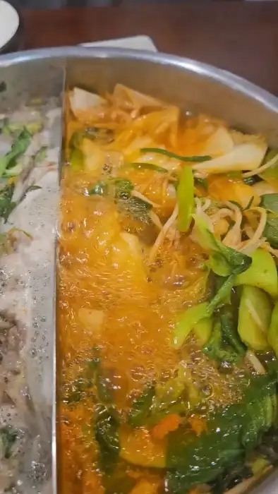 반반 육수 냄비