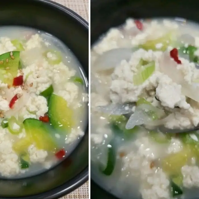 순두부찌개 속의 순두부와 채소 클로즈업 이미지 (좌), 밥과 순두부 섞은 모습 클로즈업 이미지 (우)
