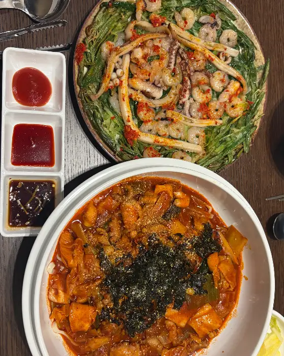 신라제면 칼낙새와 감자전