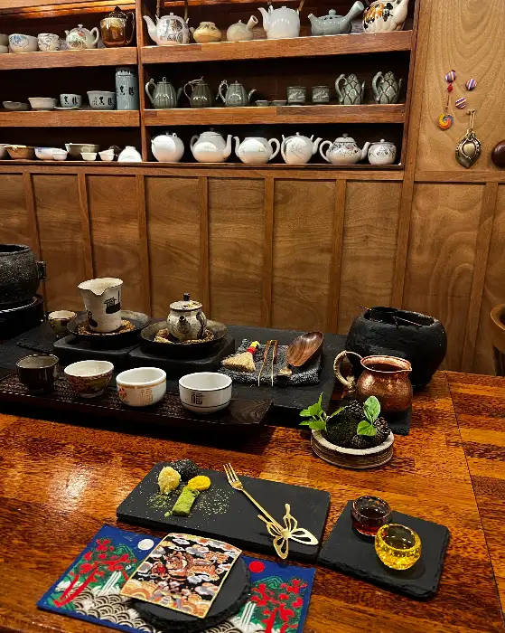 차 도구와 찻잔 세트