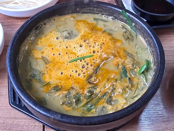 따뜻하고 진한 추어탕