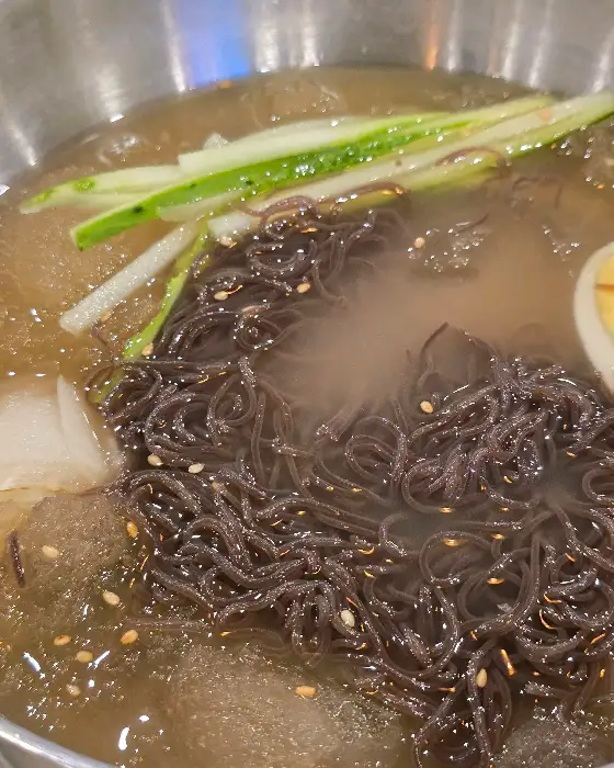 시원한 냉면 한 그릇