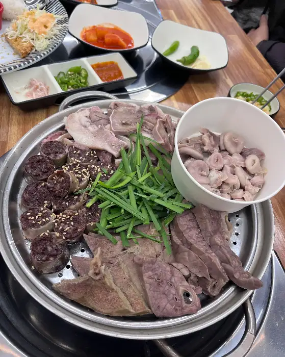 진숙이네 매일순대 내부 모습