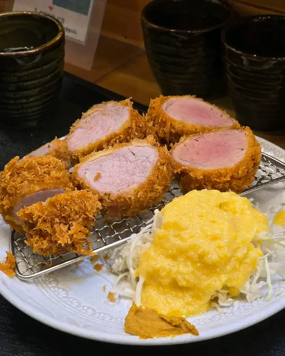 모듬카츠 또는 구성
