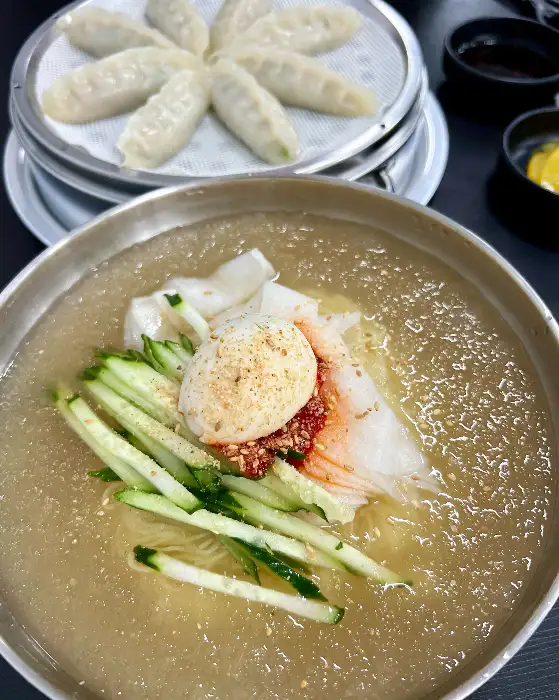 먹음직스러운 만두