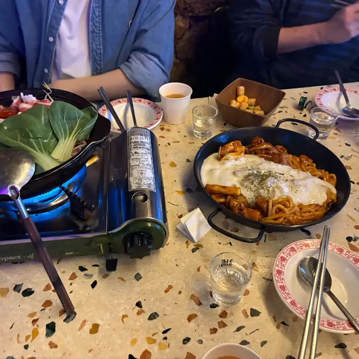 테이블 전체 모습