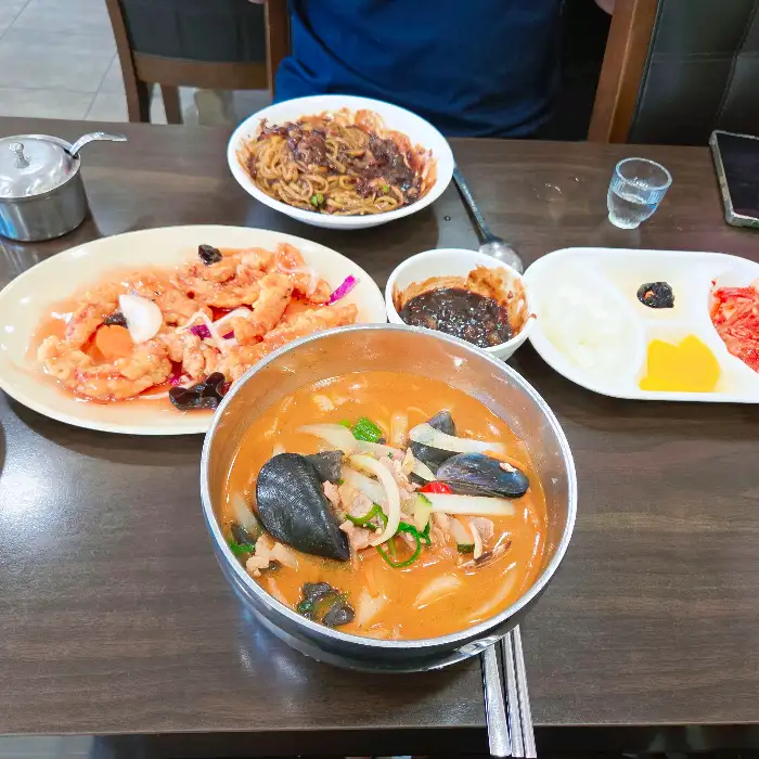 춘화루 메인 메뉴 구성