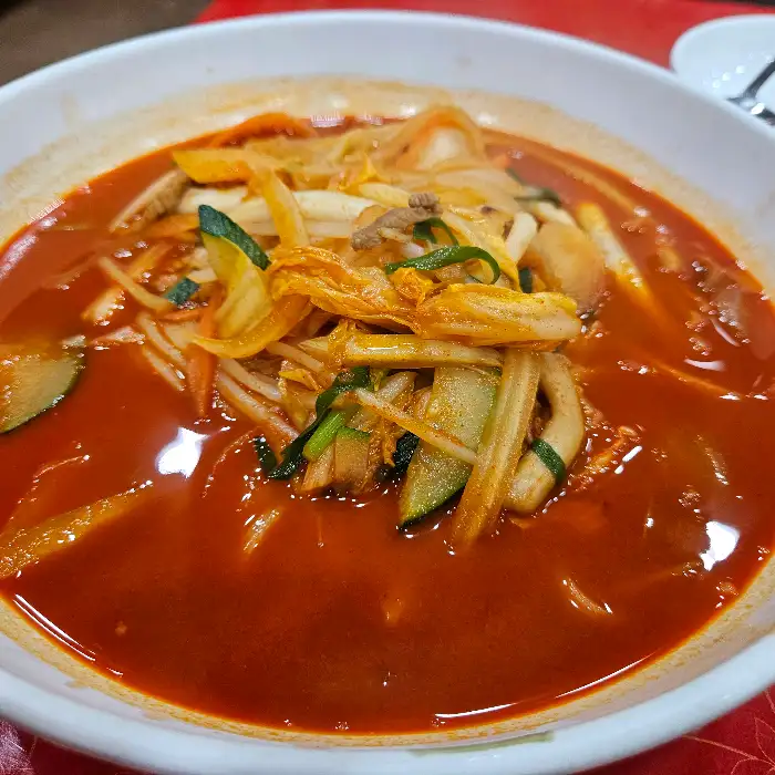 푸짐한 짬뽕 한 그릇