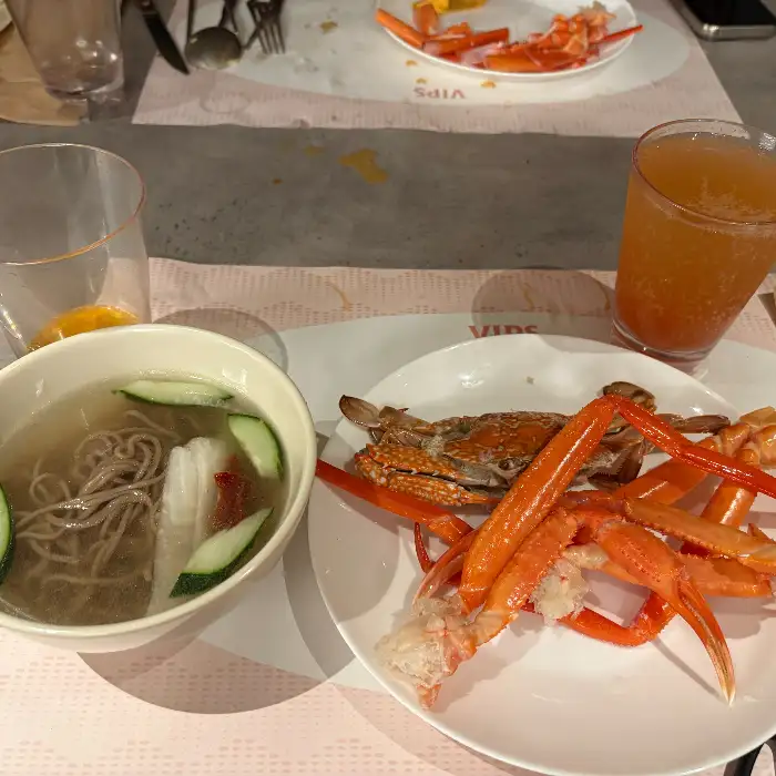 따뜻한 국물과 홍게