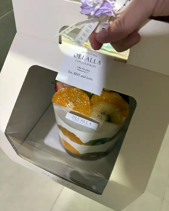 컵케이크 형태의 과일 디저트