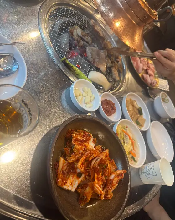 숯불구이와 김치