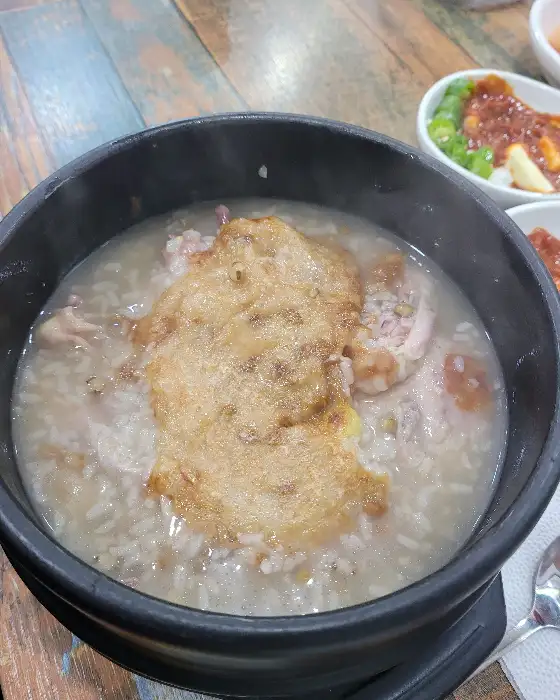 누룽지 삼계탕 클로즈업