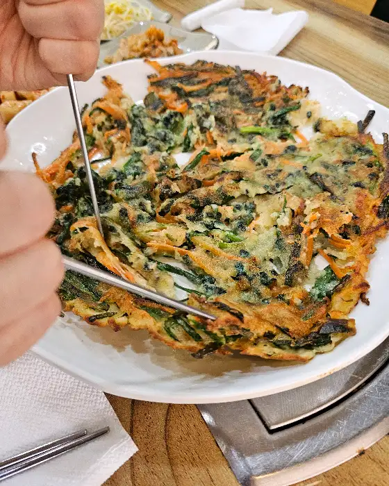 겉은 바삭하고 속은 촉촉한 부침개