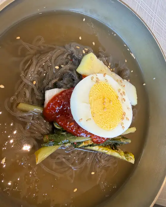 시원한 냉면 한 그릇