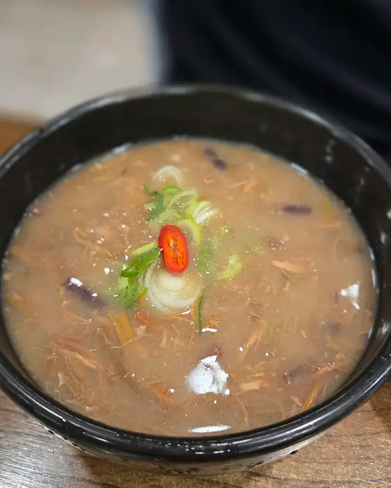 접짝뼈 해장국 국물과 고기