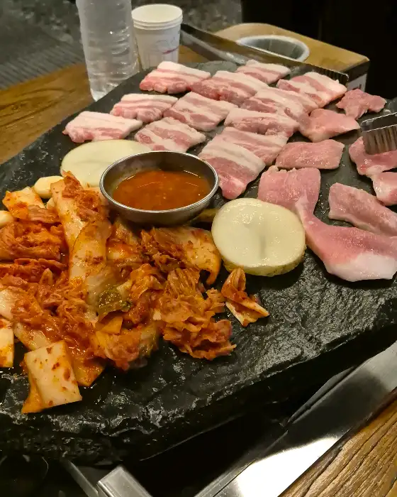신선한 모듬구이 한상차림