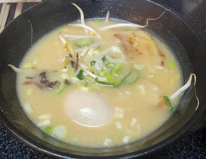 진한 국물의 라멘