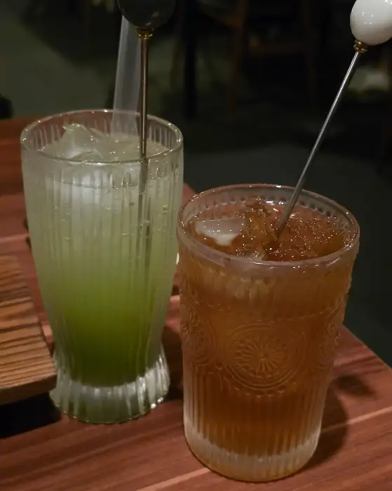 상큼한 칵테일 두 잔