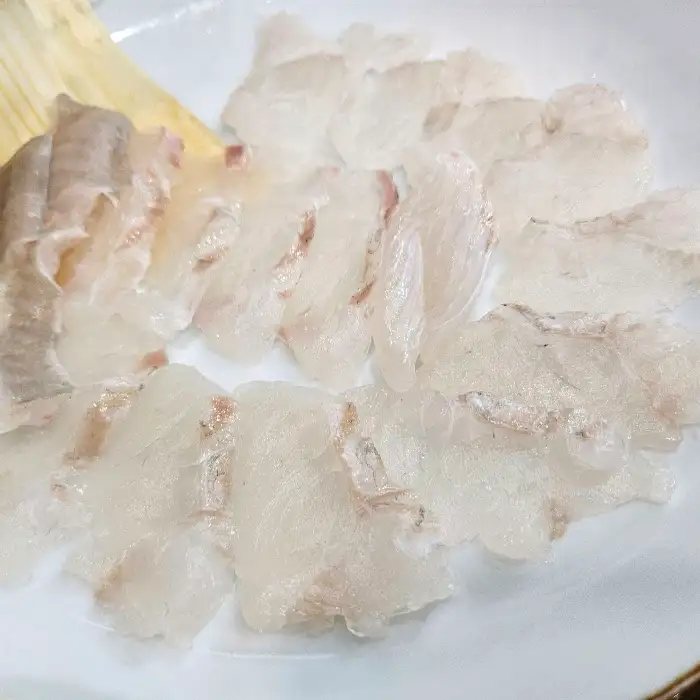 플레이팅된 전복회