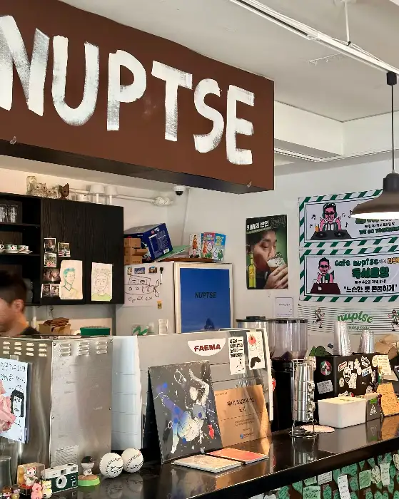 카페 카운터 모습