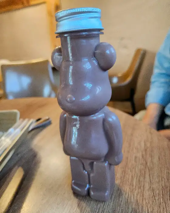 귀여운 곰돌이 모양 음료병