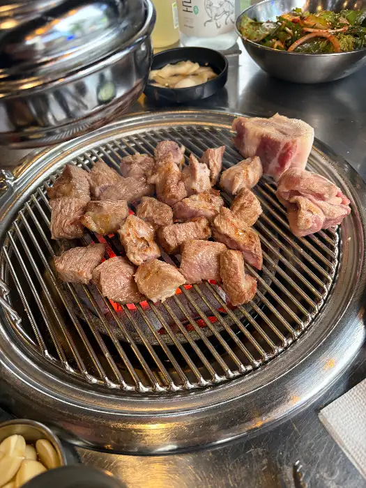 노릇하게 구워진 목살