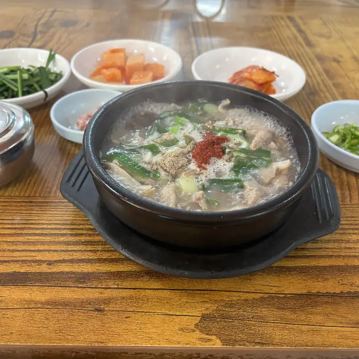 푸짐한 순댓국 한 그릇