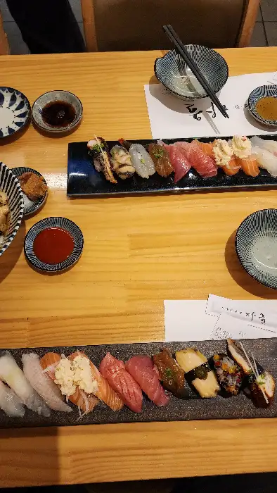 다올초밥의 참치와 새우 초밥