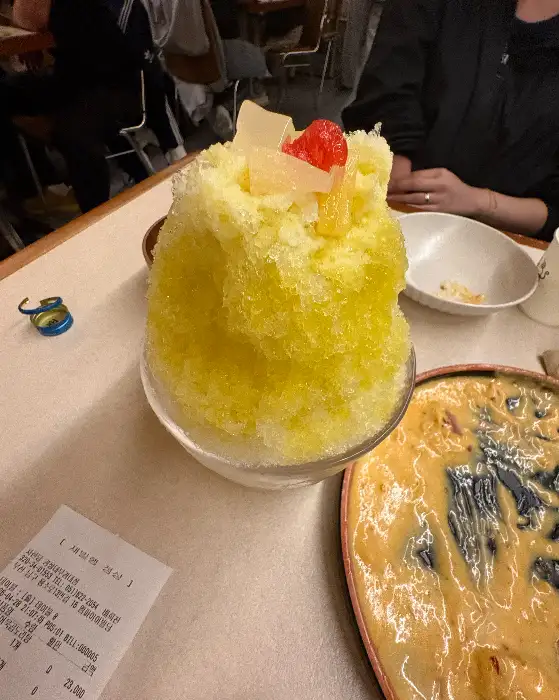 노란색 망고빙수