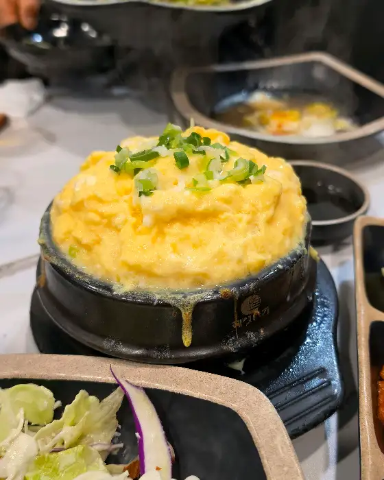 갓 쪄낸 따끈한 계란찜