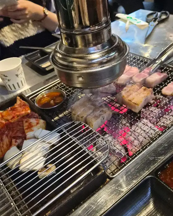 김이 모락모락 나는 뚝배기 계란찜
