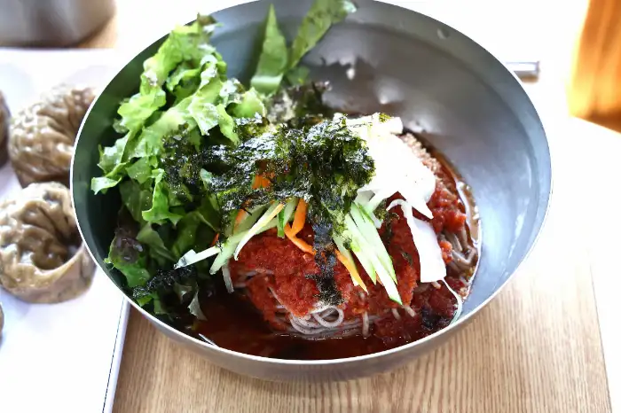 시원한 물막국수