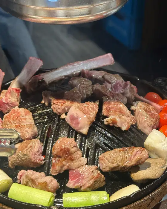 화로에 맛있게 익어가는 양고기