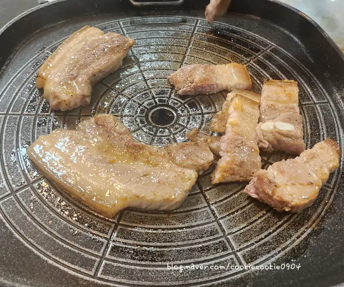 지글지글 익어가는 오겹살