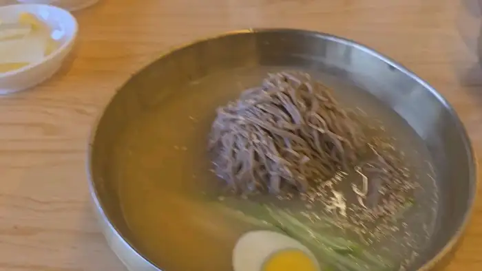 맑고 시원한 물막국수 육수