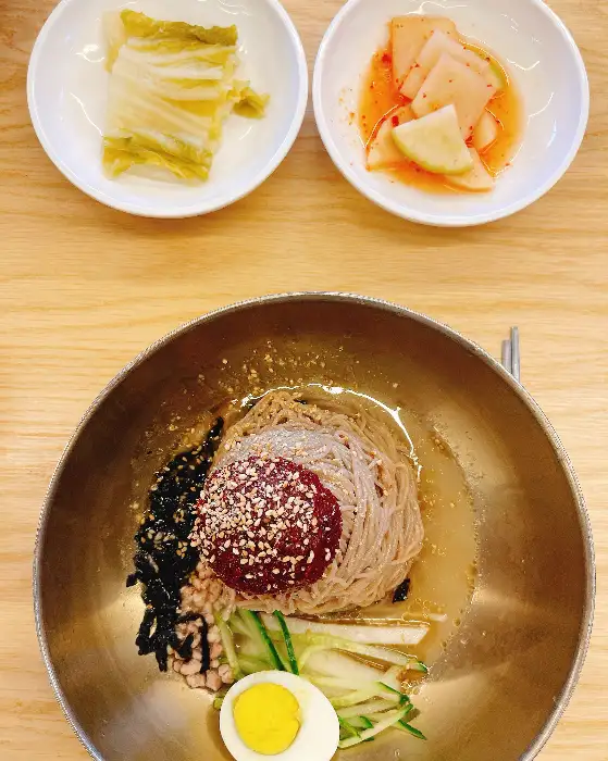 쫄깃하고 부드러운 메밀면