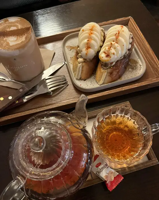 라떼와 애프터눈 티 세트