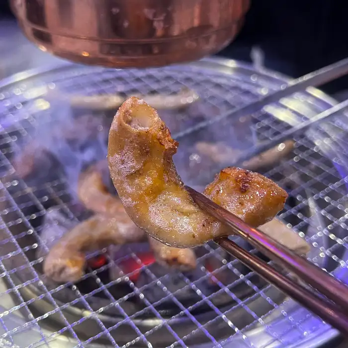 양념에 맛있게 구워지고 있는 도래창