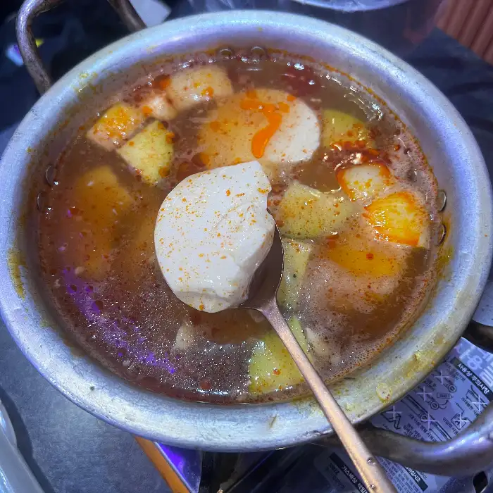 보글보글 끓고 있는 얼큰한 순두부찌개