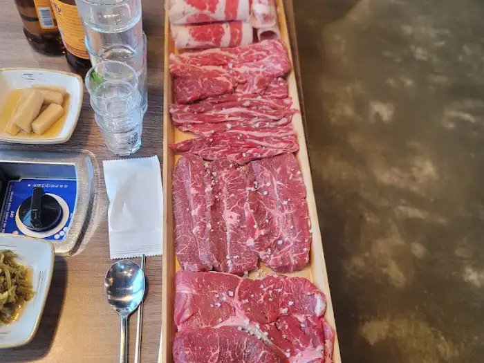 신선한 소고기 구이